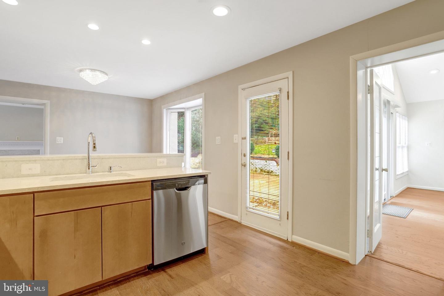 3716 N VERNON ST, ARLINGTON, Virginia 22207, 6 Bedrooms Bedrooms, 12 Rooms Rooms,3 BathroomsBathrooms,Residential,For sale,3716 N VERNON ST,VAAR2067612 MLS # VAAR2067612