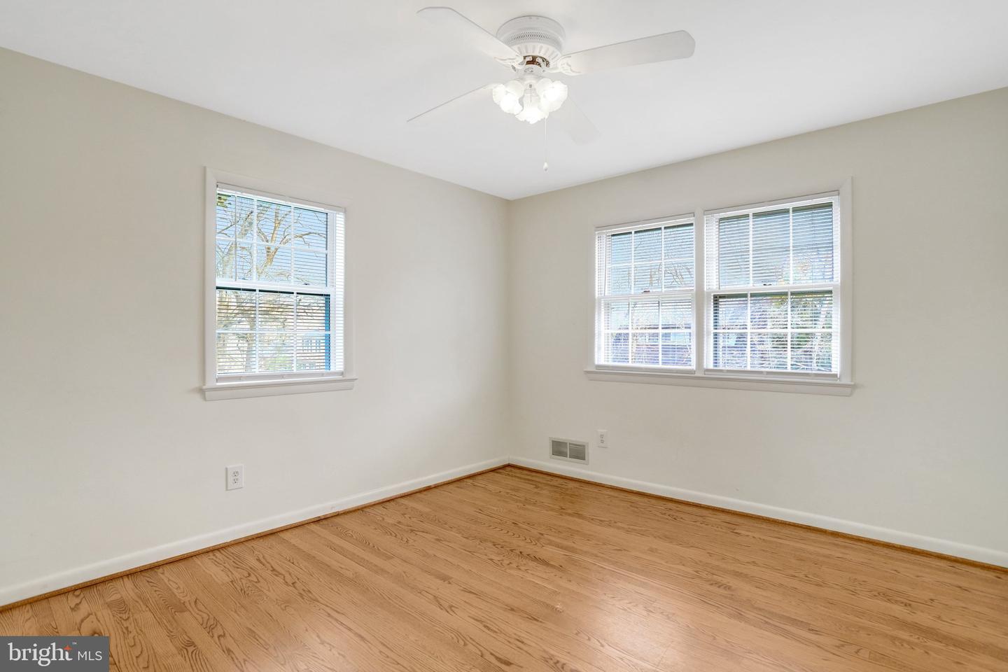 3716 N VERNON ST, ARLINGTON, Virginia 22207, 6 Bedrooms Bedrooms, 12 Rooms Rooms,3 BathroomsBathrooms,Residential,For sale,3716 N VERNON ST,VAAR2067612 MLS # VAAR2067612
