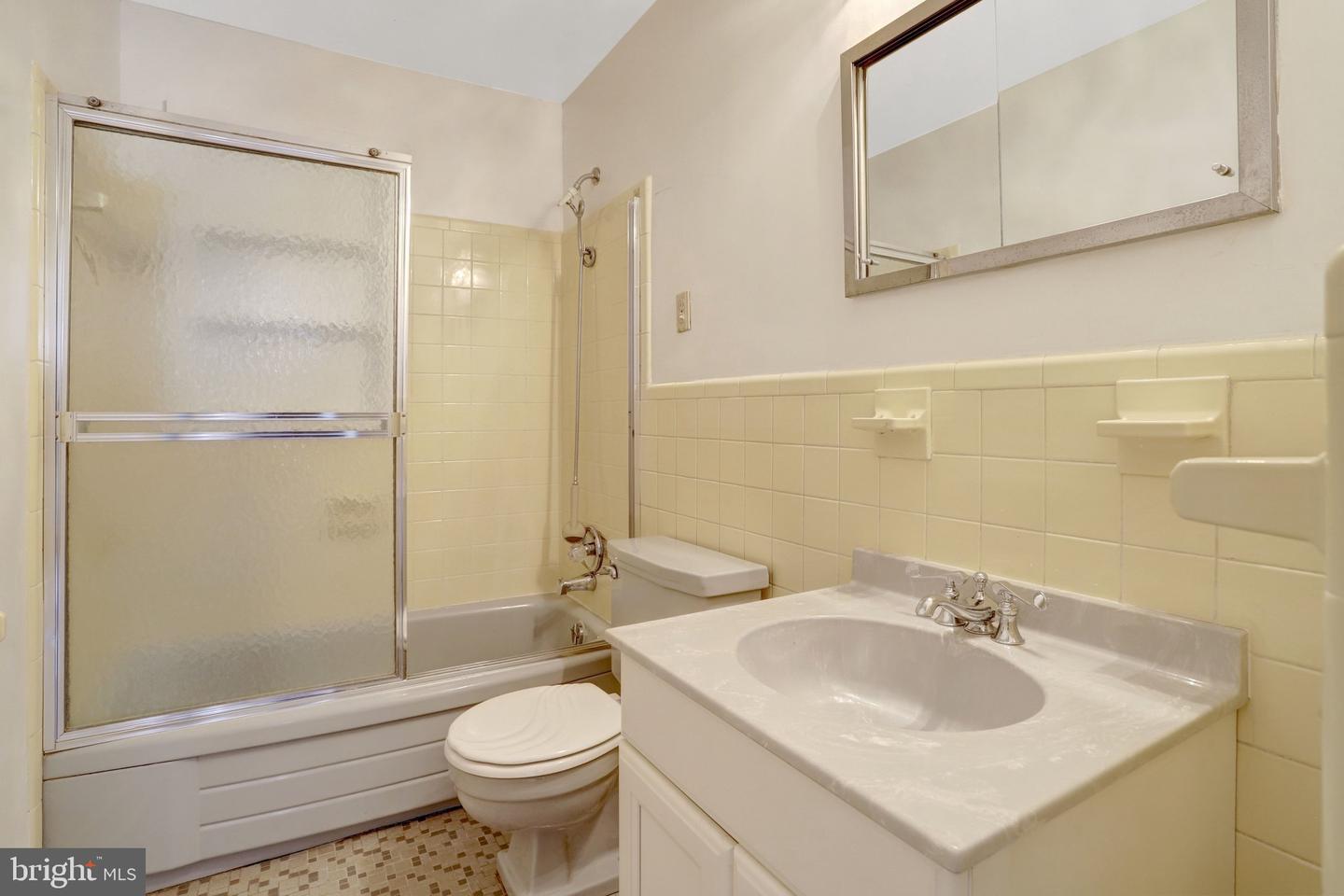 3716 N VERNON ST, ARLINGTON, Virginia 22207, 6 Bedrooms Bedrooms, 12 Rooms Rooms,3 BathroomsBathrooms,Residential,For sale,3716 N VERNON ST,VAAR2067612 MLS # VAAR2067612