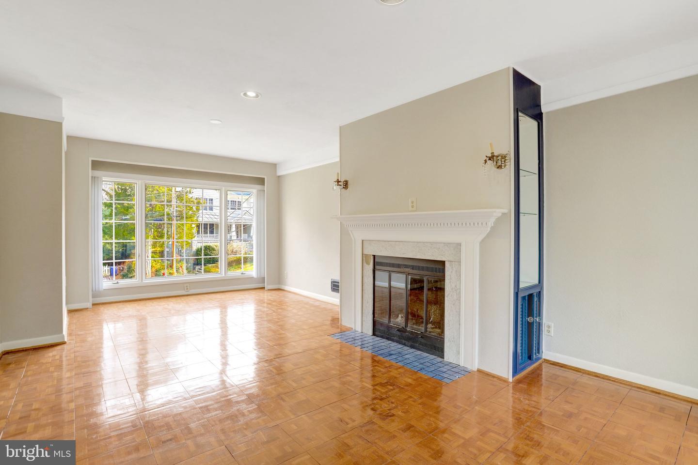 3716 N VERNON ST, ARLINGTON, Virginia 22207, 6 Bedrooms Bedrooms, 12 Rooms Rooms,3 BathroomsBathrooms,Residential,For sale,3716 N VERNON ST,VAAR2067612 MLS # VAAR2067612