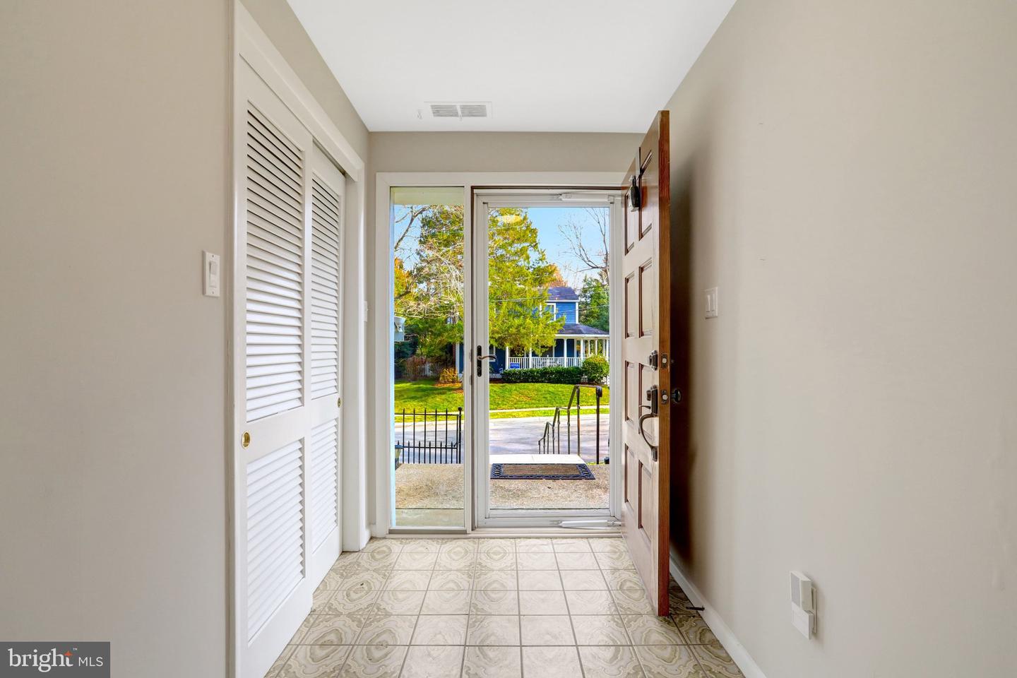 3716 N VERNON ST, ARLINGTON, Virginia 22207, 6 Bedrooms Bedrooms, 12 Rooms Rooms,3 BathroomsBathrooms,Residential,For sale,3716 N VERNON ST,VAAR2067612 MLS # VAAR2067612