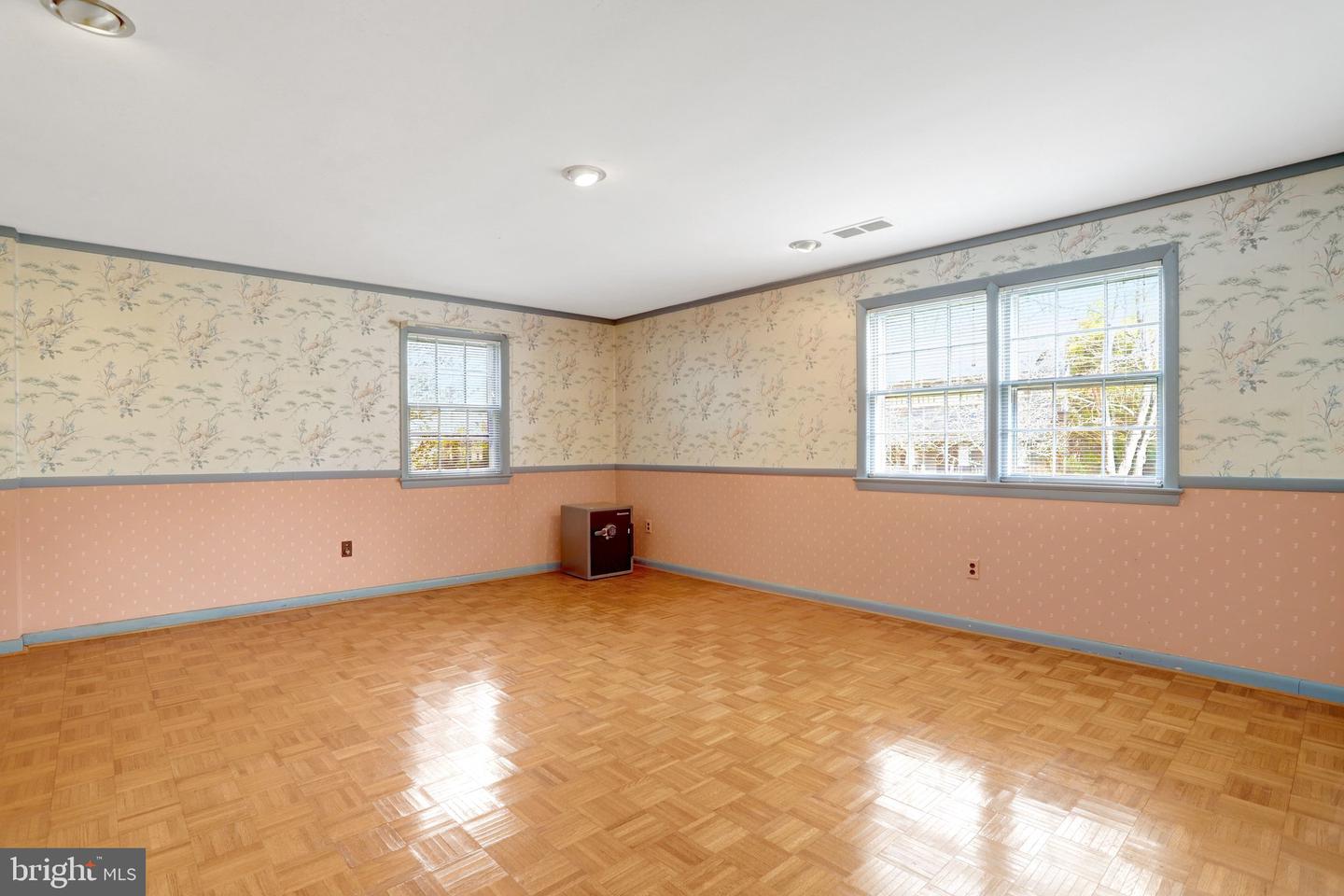 3716 N VERNON ST, ARLINGTON, Virginia 22207, 6 Bedrooms Bedrooms, 12 Rooms Rooms,3 BathroomsBathrooms,Residential,For sale,3716 N VERNON ST,VAAR2067612 MLS # VAAR2067612