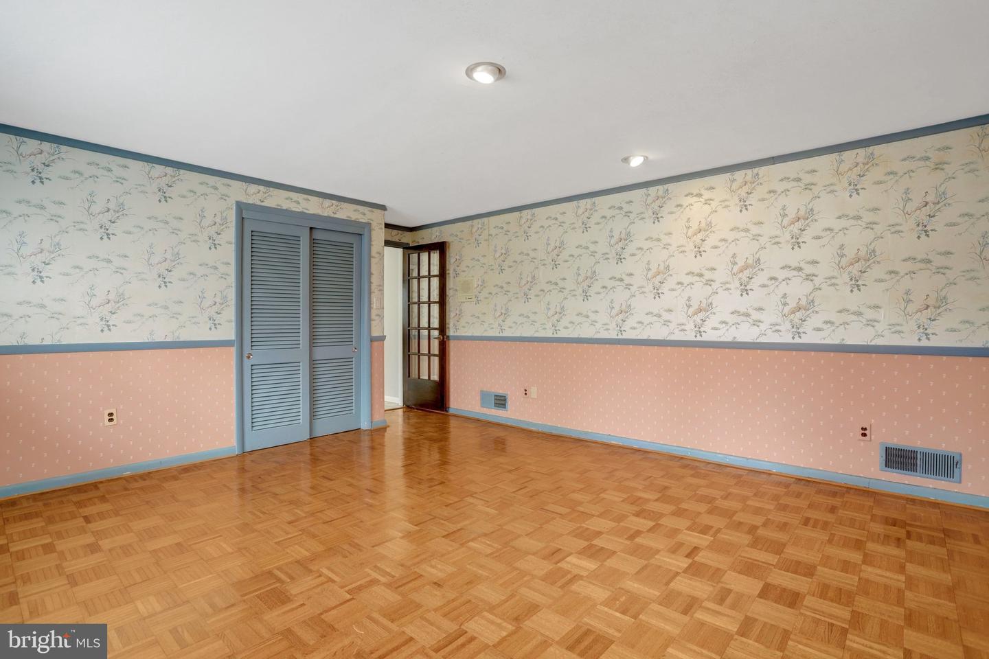 3716 N VERNON ST, ARLINGTON, Virginia 22207, 6 Bedrooms Bedrooms, 12 Rooms Rooms,3 BathroomsBathrooms,Residential,For sale,3716 N VERNON ST,VAAR2067612 MLS # VAAR2067612