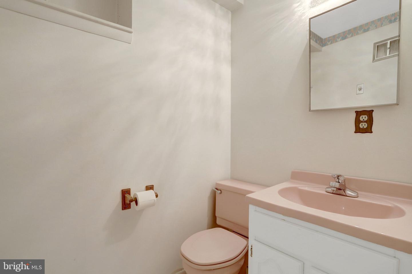 3716 N VERNON ST, ARLINGTON, Virginia 22207, 6 Bedrooms Bedrooms, 12 Rooms Rooms,3 BathroomsBathrooms,Residential,For sale,3716 N VERNON ST,VAAR2067612 MLS # VAAR2067612