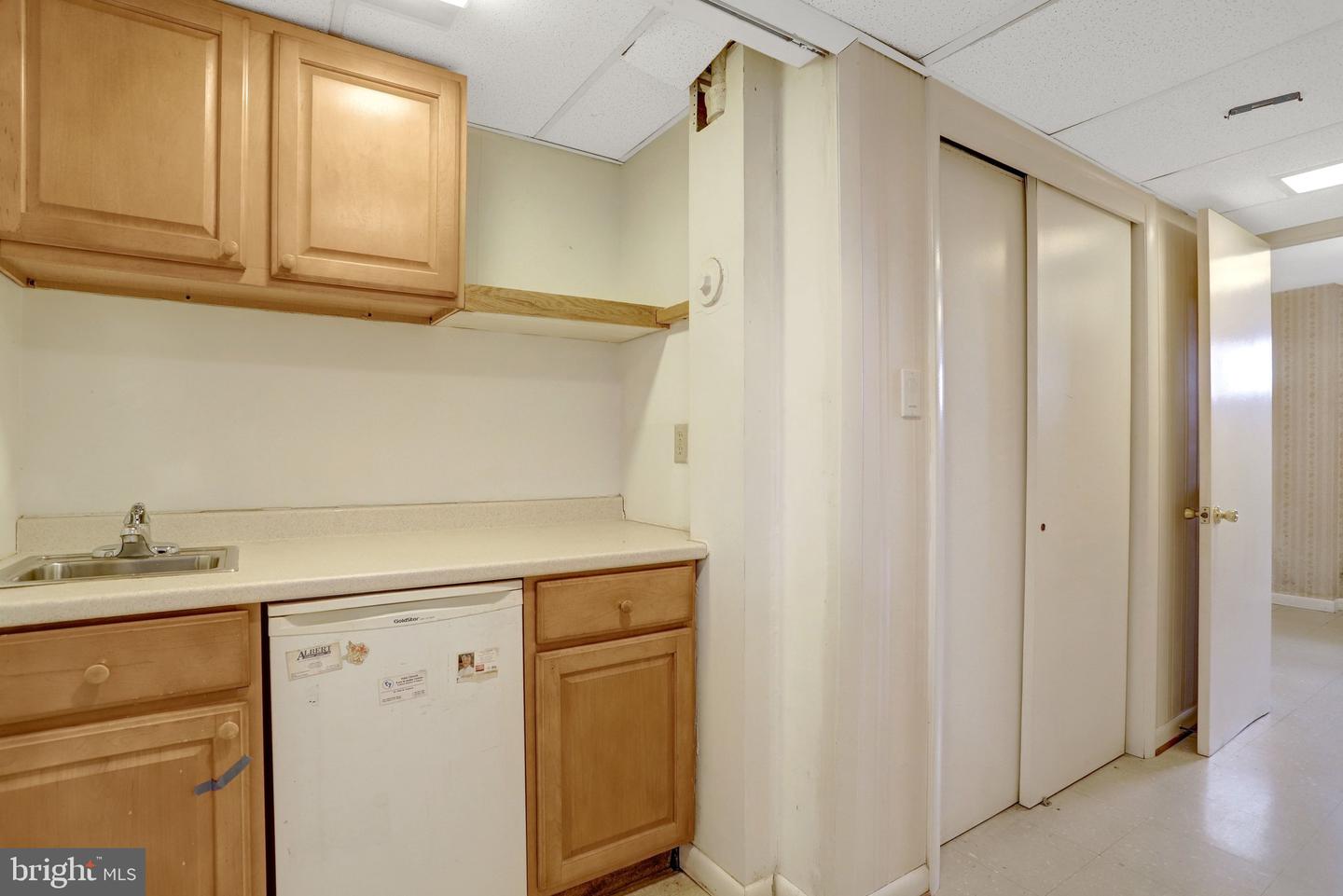 3716 N VERNON ST, ARLINGTON, Virginia 22207, 6 Bedrooms Bedrooms, 12 Rooms Rooms,3 BathroomsBathrooms,Residential,For sale,3716 N VERNON ST,VAAR2067612 MLS # VAAR2067612