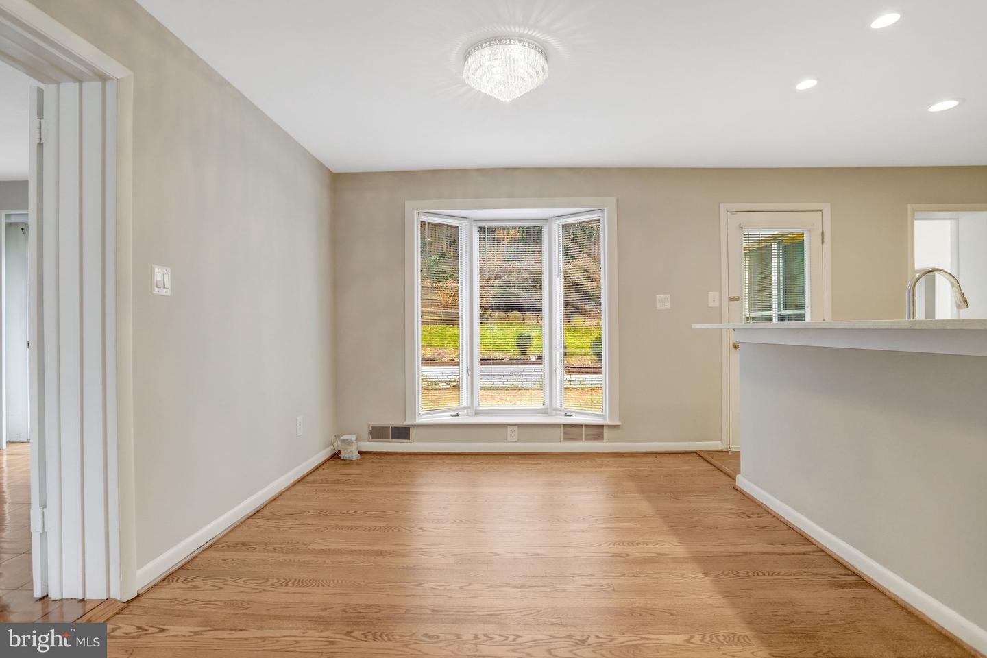 3716 N VERNON ST, ARLINGTON, Virginia 22207, 6 Bedrooms Bedrooms, 12 Rooms Rooms,3 BathroomsBathrooms,Residential,For sale,3716 N VERNON ST,VAAR2067612 MLS # VAAR2067612