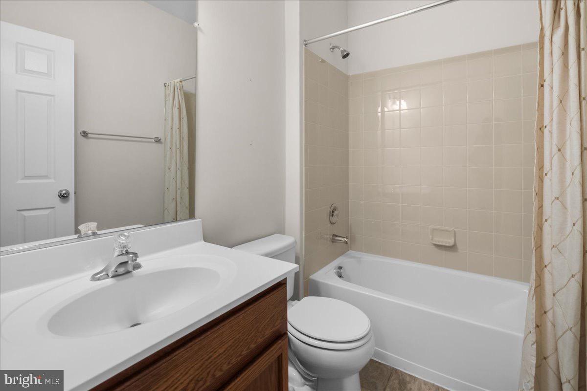 556 GARDEN GATE DR, STEPHENS CITY, Virginia 22655, 4 Bedrooms Bedrooms, 12 Rooms Rooms,3 BathroomsBathrooms,Residential,For sale,556 GARDEN GATE DR,VAFV2038828 MLS # VAFV2038828