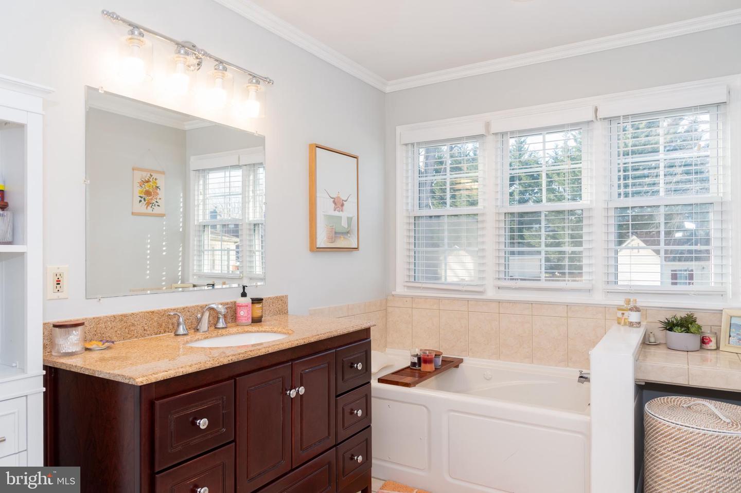 402 DODD DR NW, LEESBURG, Virginia 20176, 3 Bedrooms Bedrooms, ,2 BathroomsBathrooms,Residential,For sale,402 DODD DR NW,VALO2113750 MLS # VALO2113750