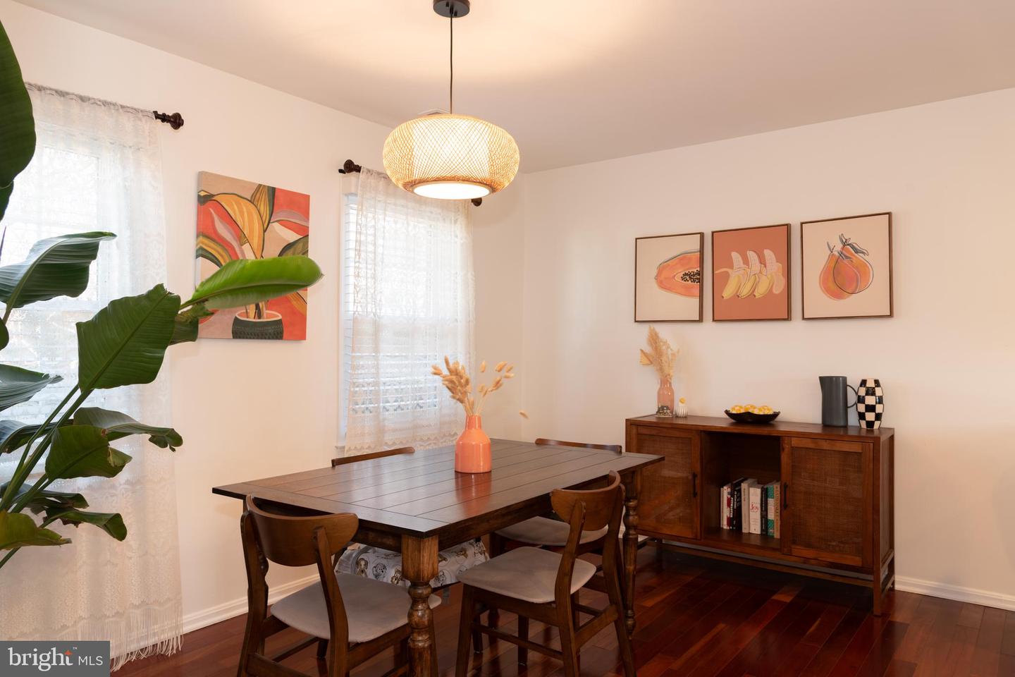 402 DODD DR NW, LEESBURG, Virginia 20176, 3 Bedrooms Bedrooms, ,2 BathroomsBathrooms,Residential,For sale,402 DODD DR NW,VALO2113750 MLS # VALO2113750