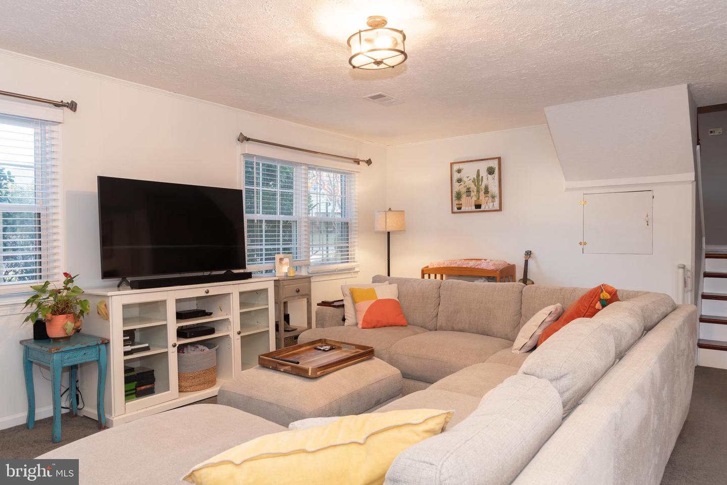 402 DODD DR NW, LEESBURG, Virginia 20176, 3 Bedrooms Bedrooms, ,2 BathroomsBathrooms,Residential,For sale,402 DODD DR NW,VALO2113750 MLS # VALO2113750