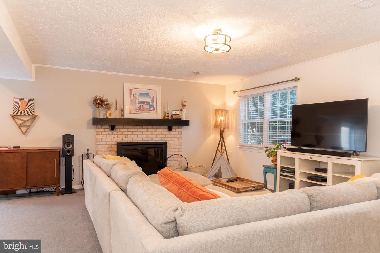 402 DODD DR NW, LEESBURG, Virginia 20176, 3 Bedrooms Bedrooms, ,2 BathroomsBathrooms,Residential,For sale,402 DODD DR NW,VALO2113750 MLS # VALO2113750