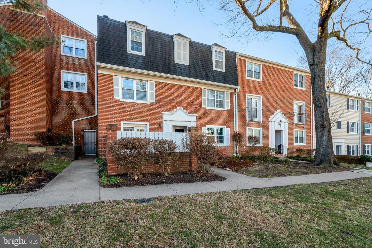 4619-A 28TH RD S #A, ARLINGTON, Virginia 22206, 2 Bedrooms Bedrooms, ,1 BathroomBathrooms,Residential,For sale,4619-A 28TH RD S #A,VAAR2067630 MLS # VAAR2067630