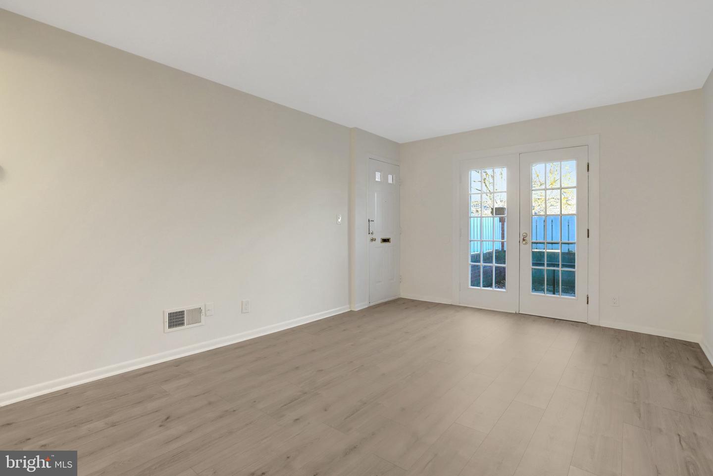 4619-A 28TH RD S #A, ARLINGTON, Virginia 22206, 2 Bedrooms Bedrooms, ,1 BathroomBathrooms,Residential,For sale,4619-A 28TH RD S #A,VAAR2067630 MLS # VAAR2067630