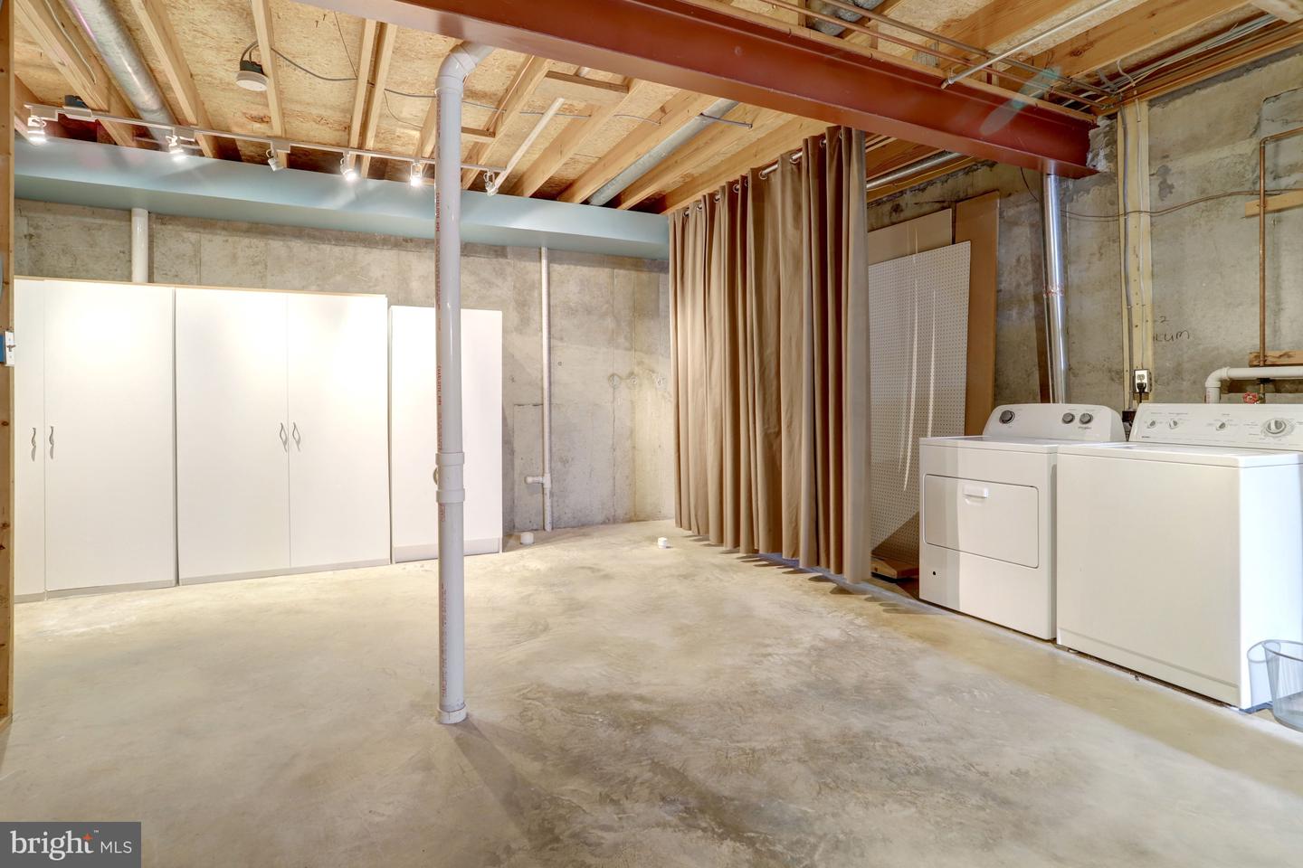 6587 BERMUDA GREEN CT, ALEXANDRIA, Virginia 22312, 3 Bedrooms Bedrooms, ,2 BathroomsBathrooms,Residential,For sale,6587 BERMUDA GREEN CT,VAFX2285300 MLS # VAFX2285300