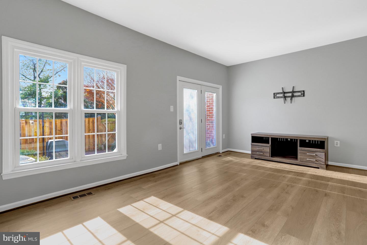 6587 BERMUDA GREEN CT, ALEXANDRIA, Virginia 22312, 3 Bedrooms Bedrooms, ,2 BathroomsBathrooms,Residential,For sale,6587 BERMUDA GREEN CT,VAFX2285300 MLS # VAFX2285300