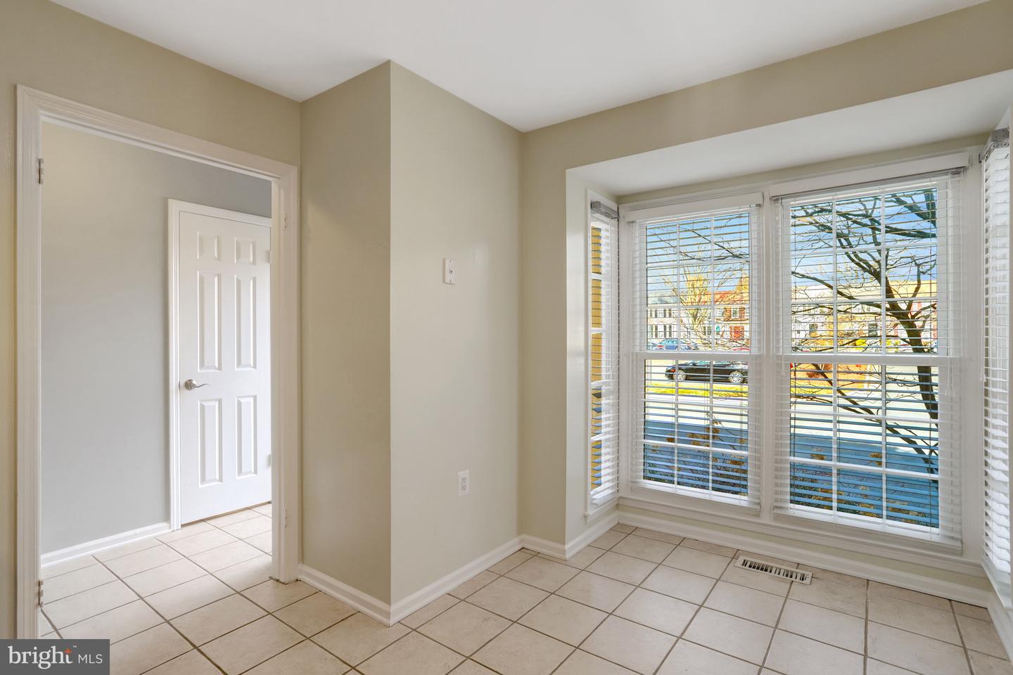 6587 BERMUDA GREEN CT, ALEXANDRIA, Virginia 22312, 3 Bedrooms Bedrooms, ,2 BathroomsBathrooms,Residential,For sale,6587 BERMUDA GREEN CT,VAFX2285300 MLS # VAFX2285300