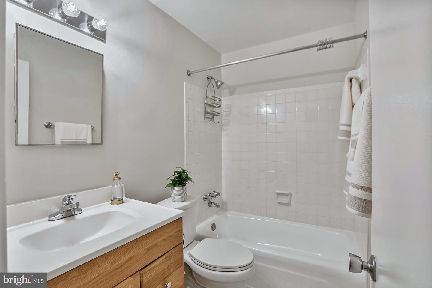 2257 WHEELWRIGHT CT, RESTON, Virginia 20191, 3 Bedrooms Bedrooms, ,3 BathroomsBathrooms,Residential,For sale,2257 WHEELWRIGHT CT,VAFX2285302 MLS # VAFX2285302