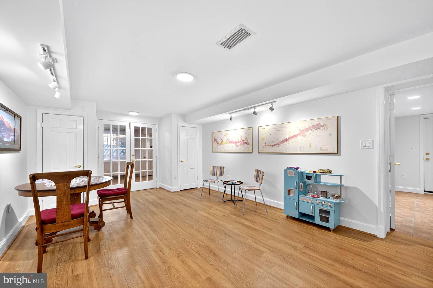 3137 ABERFOYLE PL NW, WASHINGTON, District Of Columbia 20015, 5 Bedrooms Bedrooms, ,4 BathroomsBathrooms,Residential,For sale,3137 ABERFOYLE PL NW,DCDC2240934 MLS # DCDC2240934