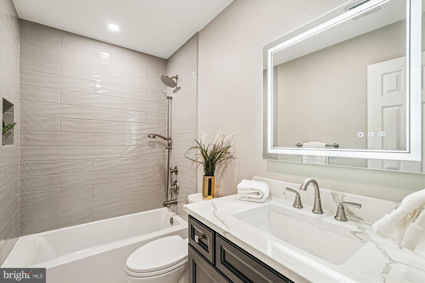 44211 PALLADIAN CT, ASHBURN, Virginia 20147, 5 Bedrooms Bedrooms, ,3 BathroomsBathrooms,Residential,For sale,44211 PALLADIAN CT,VALO2113840 MLS # VALO2113840