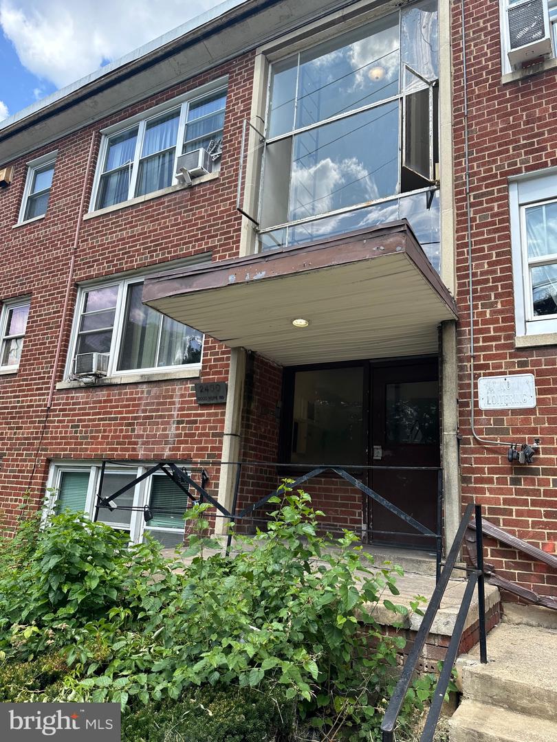 2400 GOOD HOPE RD SE #3, WASHINGTON, District Of Columbia 20020, 2 Bedrooms Bedrooms, ,1 BathroomBathrooms,Residential,For sale,2400 GOOD HOPE RD SE #3,DCDC2241070 MLS # DCDC2241070