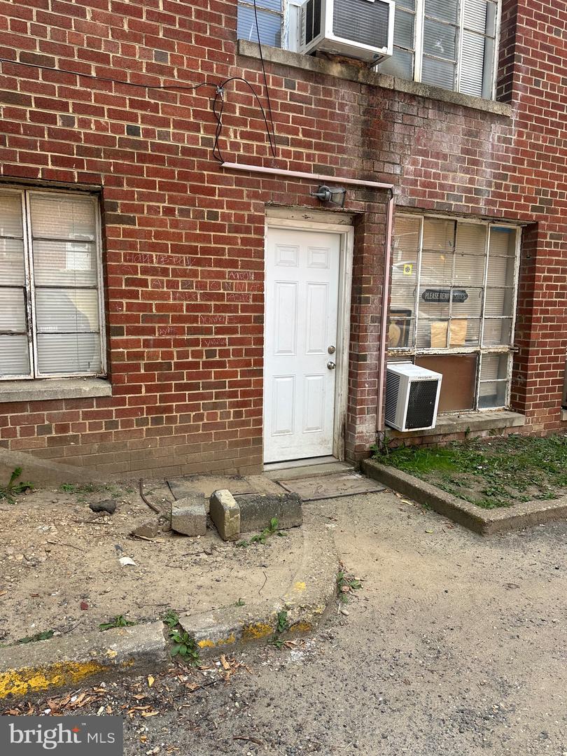 2400 GOOD HOPE RD SE #3, WASHINGTON, District Of Columbia 20020, 2 Bedrooms Bedrooms, ,1 BathroomBathrooms,Residential,For sale,2400 GOOD HOPE RD SE #3,DCDC2241070 MLS # DCDC2241070