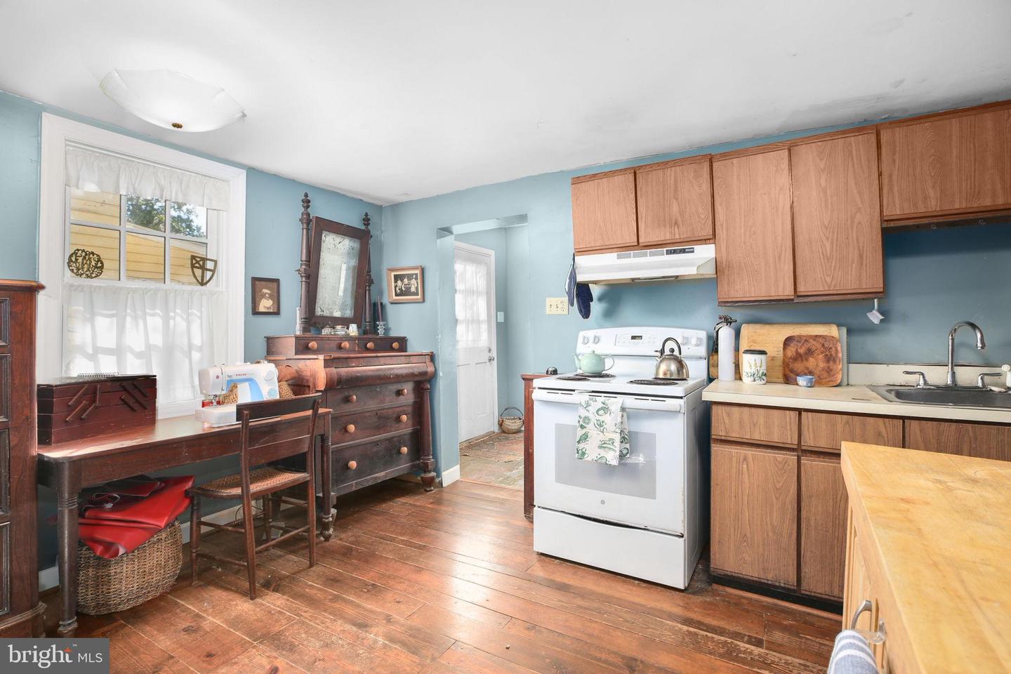 210 PRINCESS ANNE ST, FREDERICKSBURG, Virginia 22401, 3 Bedrooms Bedrooms, 6 Rooms Rooms,1 BathroomBathrooms,Residential,For sale,210 PRINCESS ANNE ST,VAFB2009514 MLS # VAFB2009514