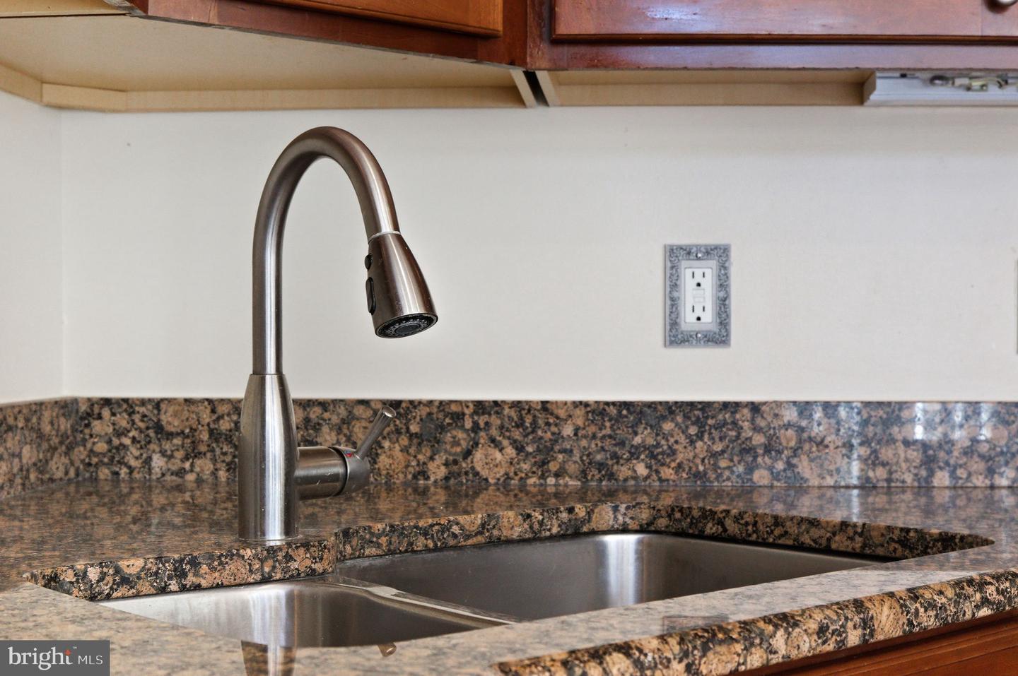 7996 RESERVE WAY, VIENNA, Virginia 22182, 4 Bedrooms Bedrooms, ,3 BathroomsBathrooms,Residential,For sale,7996 RESERVE WAY,VAFX2285462 MLS # VAFX2285462