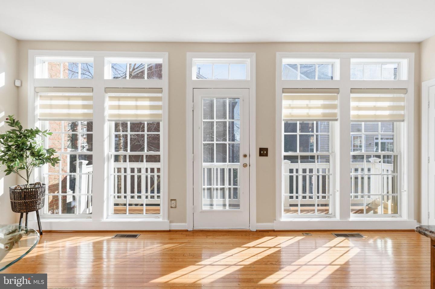 7996 RESERVE WAY, VIENNA, Virginia 22182, 4 Bedrooms Bedrooms, ,3 BathroomsBathrooms,Residential,For sale,7996 RESERVE WAY,VAFX2285462 MLS # VAFX2285462