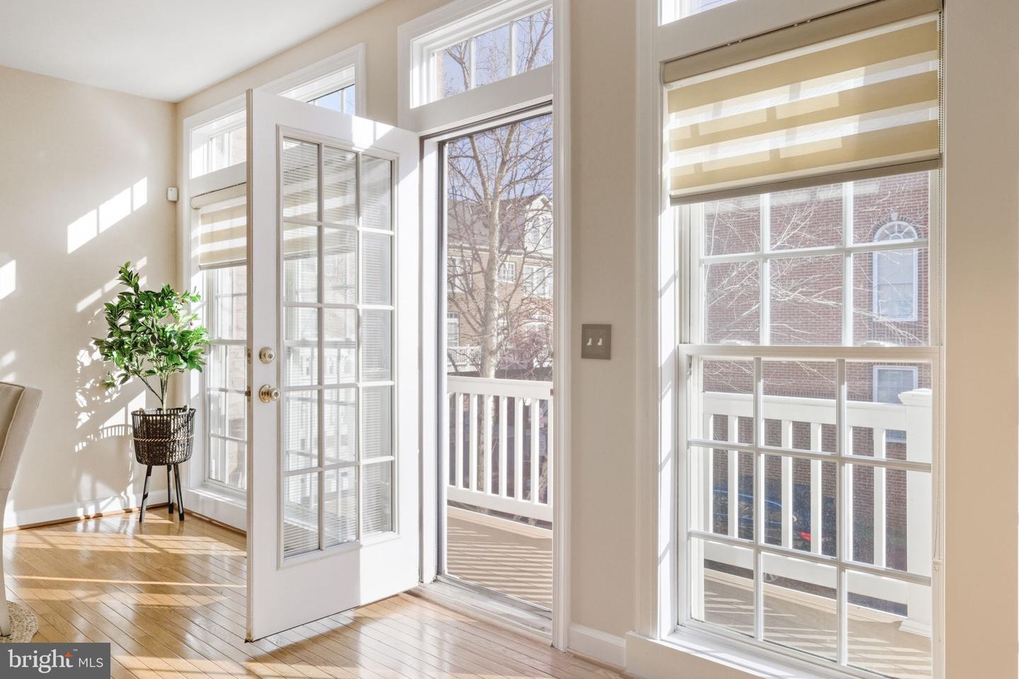 7996 RESERVE WAY, VIENNA, Virginia 22182, 4 Bedrooms Bedrooms, ,3 BathroomsBathrooms,Residential,For sale,7996 RESERVE WAY,VAFX2285462 MLS # VAFX2285462