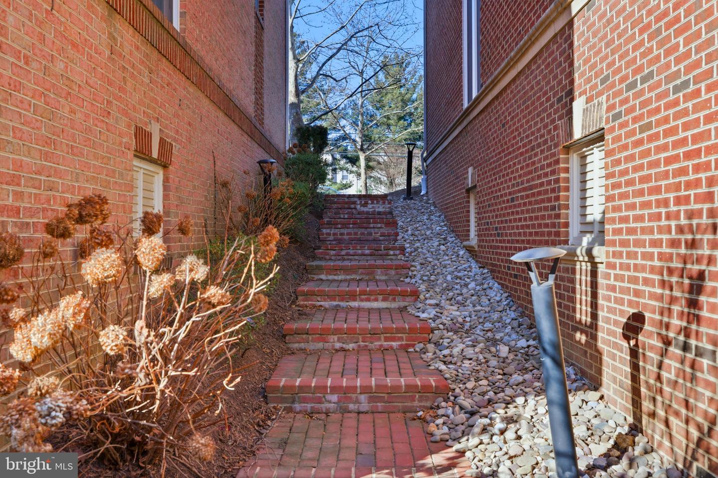 7996 RESERVE WAY, VIENNA, Virginia 22182, 4 Bedrooms Bedrooms, ,3 BathroomsBathrooms,Residential,For sale,7996 RESERVE WAY,VAFX2285462 MLS # VAFX2285462