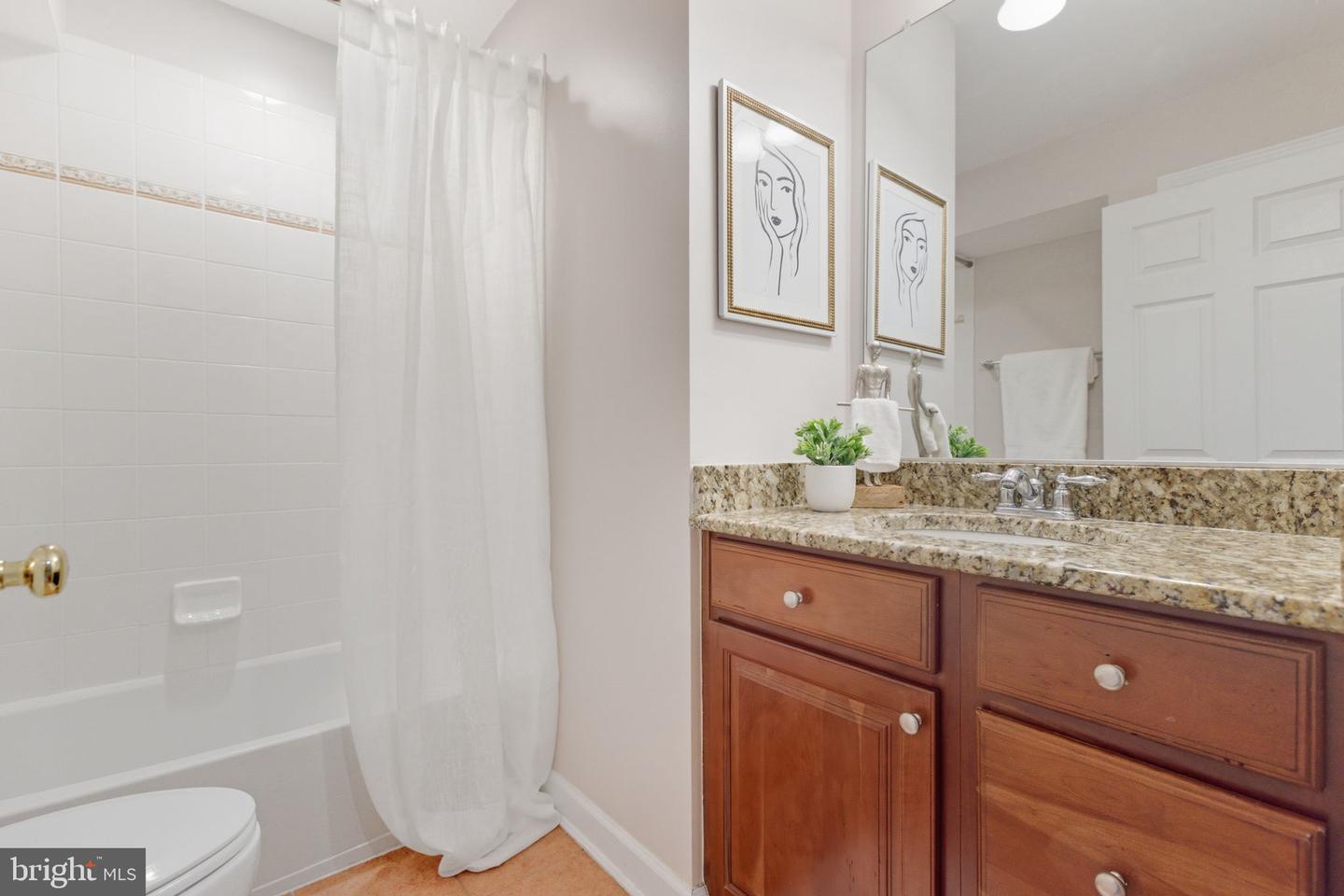 7996 RESERVE WAY, VIENNA, Virginia 22182, 4 Bedrooms Bedrooms, ,3 BathroomsBathrooms,Residential,For sale,7996 RESERVE WAY,VAFX2285462 MLS # VAFX2285462