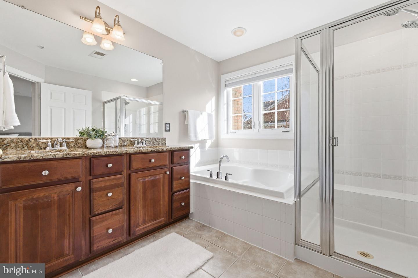 7996 RESERVE WAY, VIENNA, Virginia 22182, 4 Bedrooms Bedrooms, ,3 BathroomsBathrooms,Residential,For sale,7996 RESERVE WAY,VAFX2285462 MLS # VAFX2285462