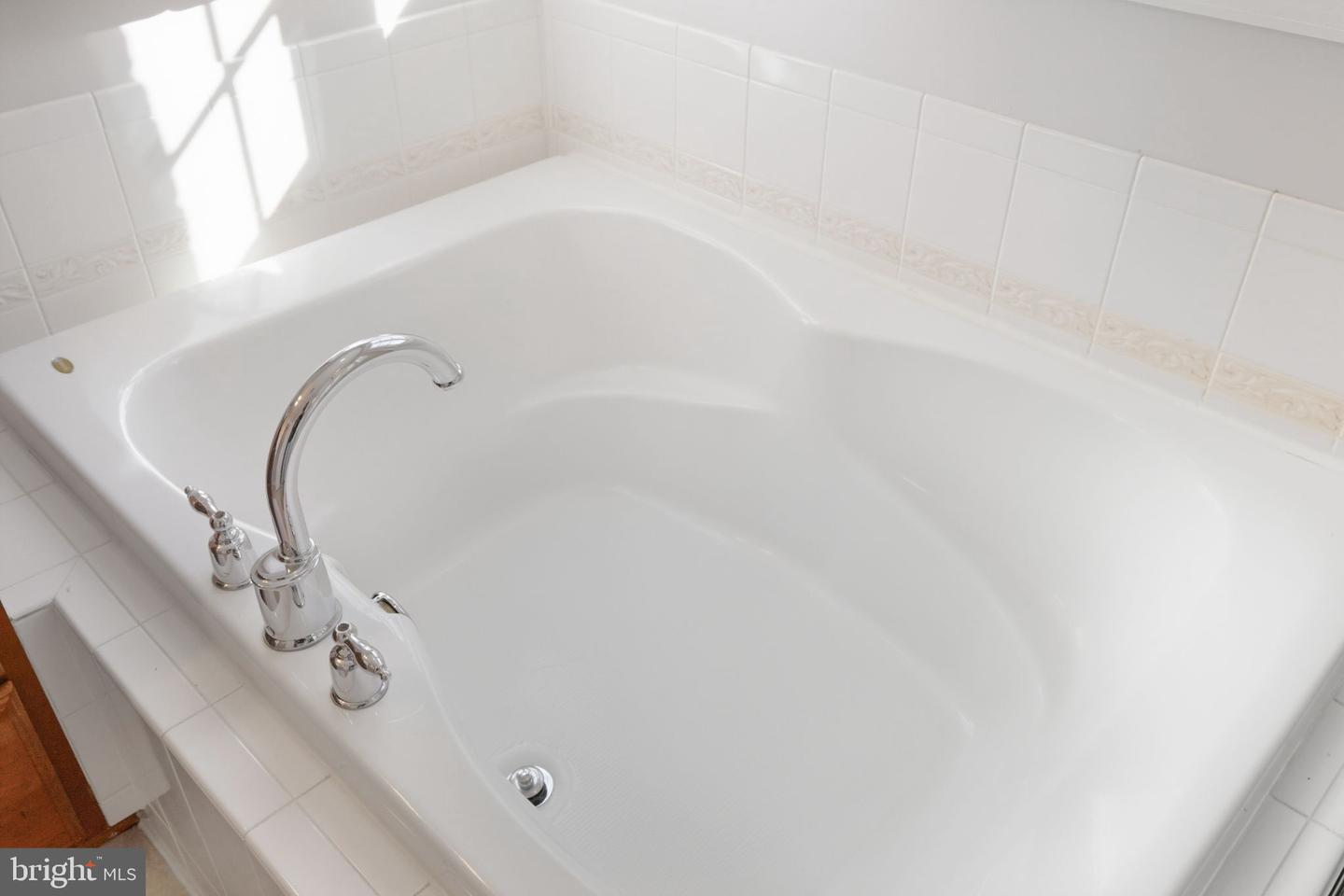 7996 RESERVE WAY, VIENNA, Virginia 22182, 4 Bedrooms Bedrooms, ,3 BathroomsBathrooms,Residential,For sale,7996 RESERVE WAY,VAFX2285462 MLS # VAFX2285462