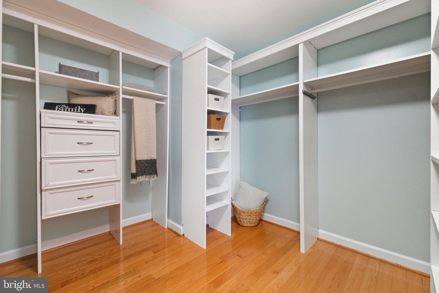 7996 RESERVE WAY, VIENNA, Virginia 22182, 4 Bedrooms Bedrooms, ,3 BathroomsBathrooms,Residential,For sale,7996 RESERVE WAY,VAFX2285462 MLS # VAFX2285462