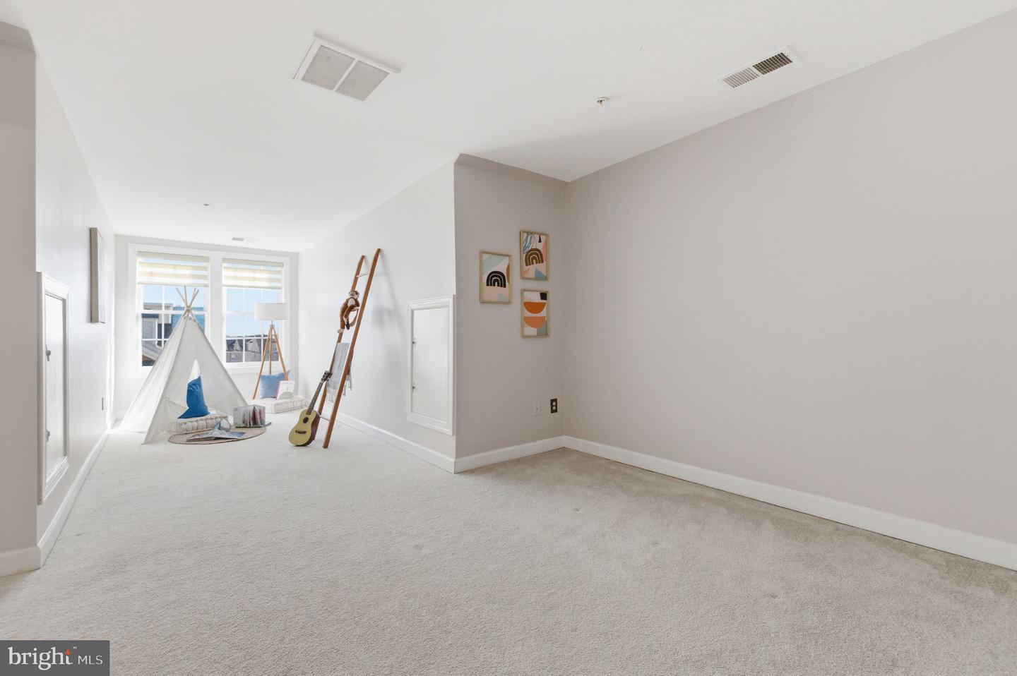 7996 RESERVE WAY, VIENNA, Virginia 22182, 4 Bedrooms Bedrooms, ,3 BathroomsBathrooms,Residential,For sale,7996 RESERVE WAY,VAFX2285462 MLS # VAFX2285462