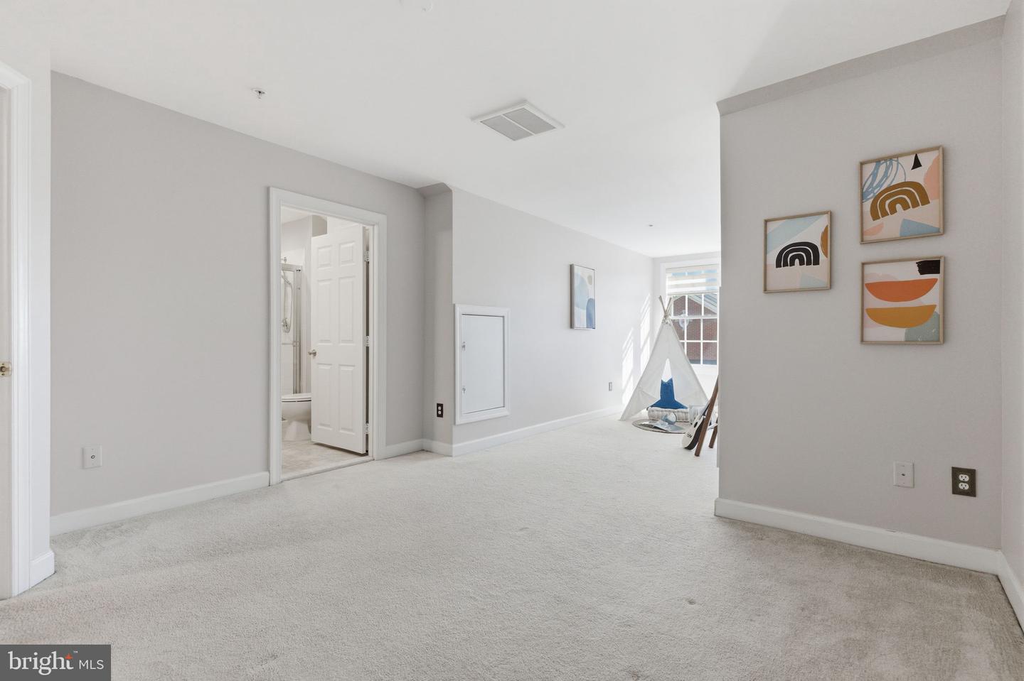 7996 RESERVE WAY, VIENNA, Virginia 22182, 4 Bedrooms Bedrooms, ,3 BathroomsBathrooms,Residential,For sale,7996 RESERVE WAY,VAFX2285462 MLS # VAFX2285462