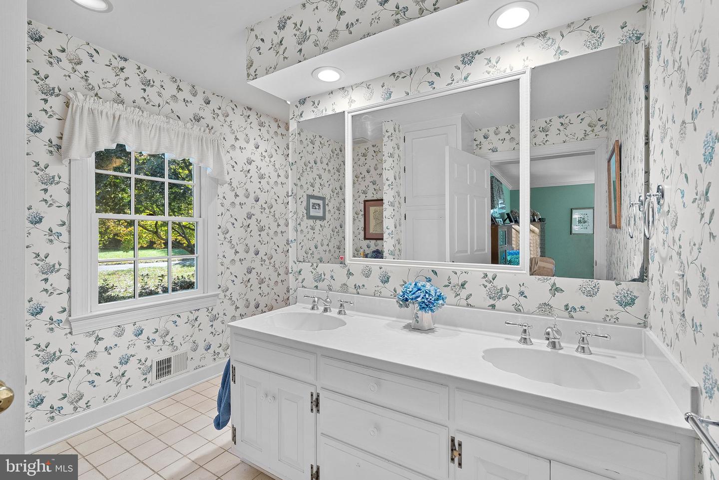 16309 HAMILTON STATION RD, WATERFORD, Virginia 20197, 3 Bedrooms Bedrooms, ,4 BathroomsBathrooms,Residential,For sale,16309 HAMILTON STATION RD,VALO2113880 MLS # VALO2113880