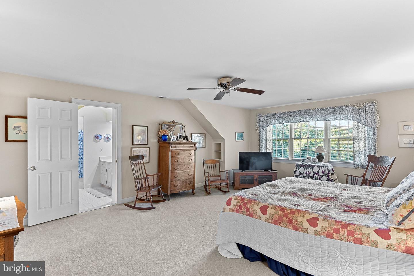 16309 HAMILTON STATION RD, WATERFORD, Virginia 20197, 3 Bedrooms Bedrooms, ,4 BathroomsBathrooms,Residential,For sale,16309 HAMILTON STATION RD,VALO2113880 MLS # VALO2113880