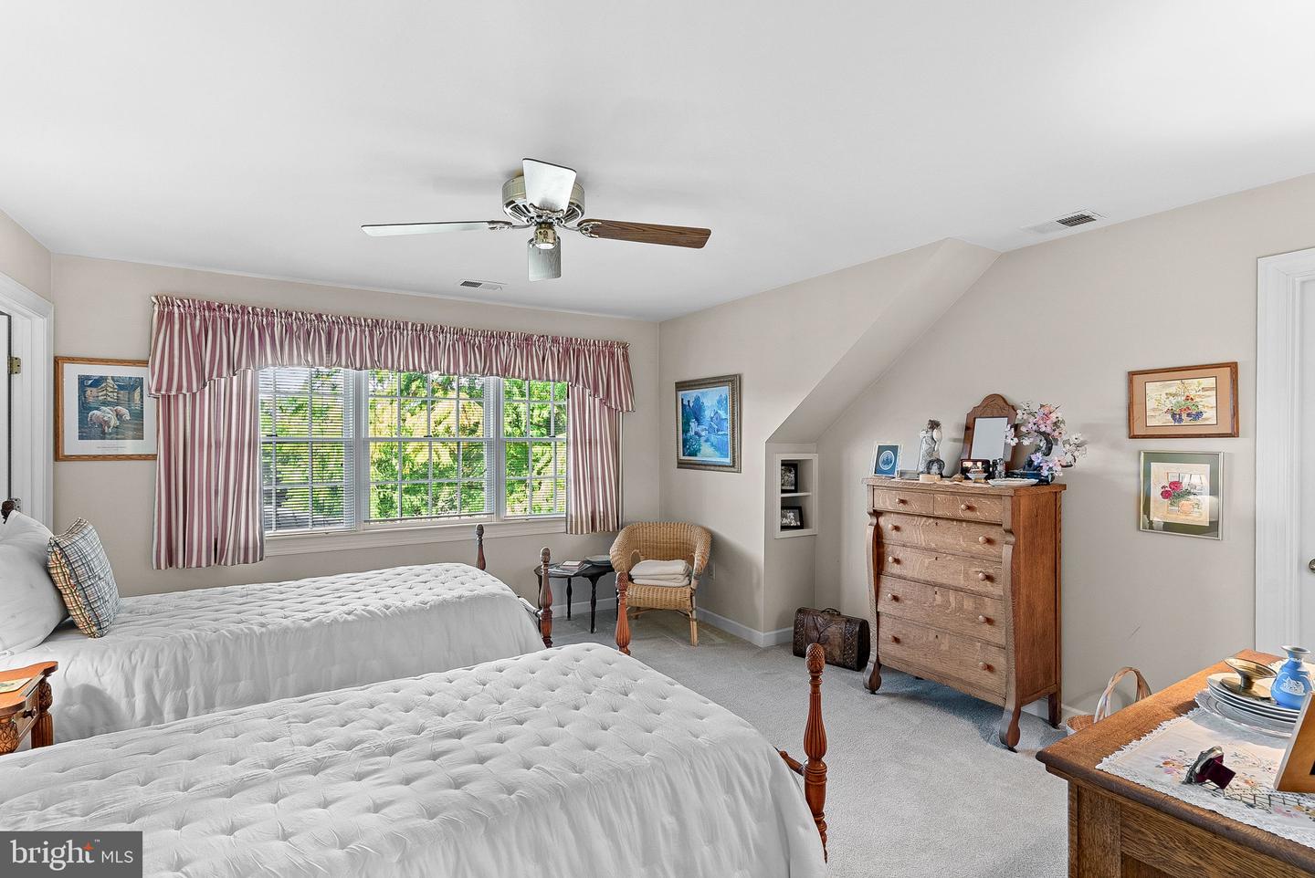 16309 HAMILTON STATION RD, WATERFORD, Virginia 20197, 3 Bedrooms Bedrooms, ,4 BathroomsBathrooms,Residential,For sale,16309 HAMILTON STATION RD,VALO2113880 MLS # VALO2113880