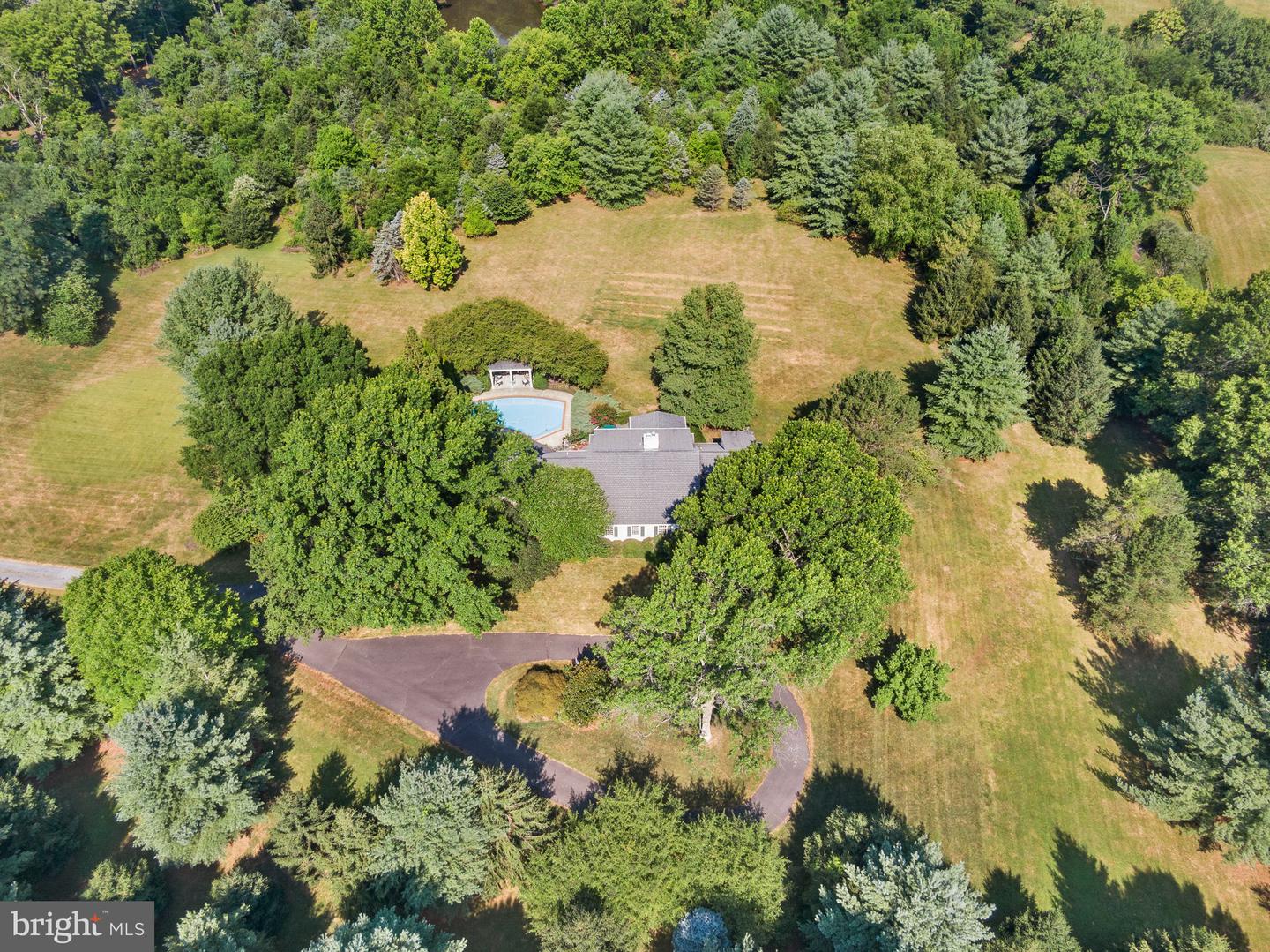 16309 HAMILTON STATION RD, WATERFORD, Virginia 20197, 3 Bedrooms Bedrooms, ,4 BathroomsBathrooms,Residential,For sale,16309 HAMILTON STATION RD,VALO2113880 MLS # VALO2113880