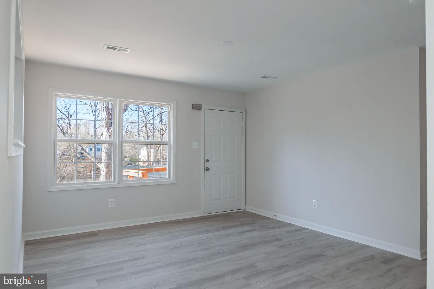 10 ROSEWOOD ST, FREDERICKSBURG, Virginia 22405, 3 Bedrooms Bedrooms, 5 Rooms Rooms,1 BathroomBathrooms,Residential,For sale,10 ROSEWOOD ST,VAST2045226 MLS # VAST2045226