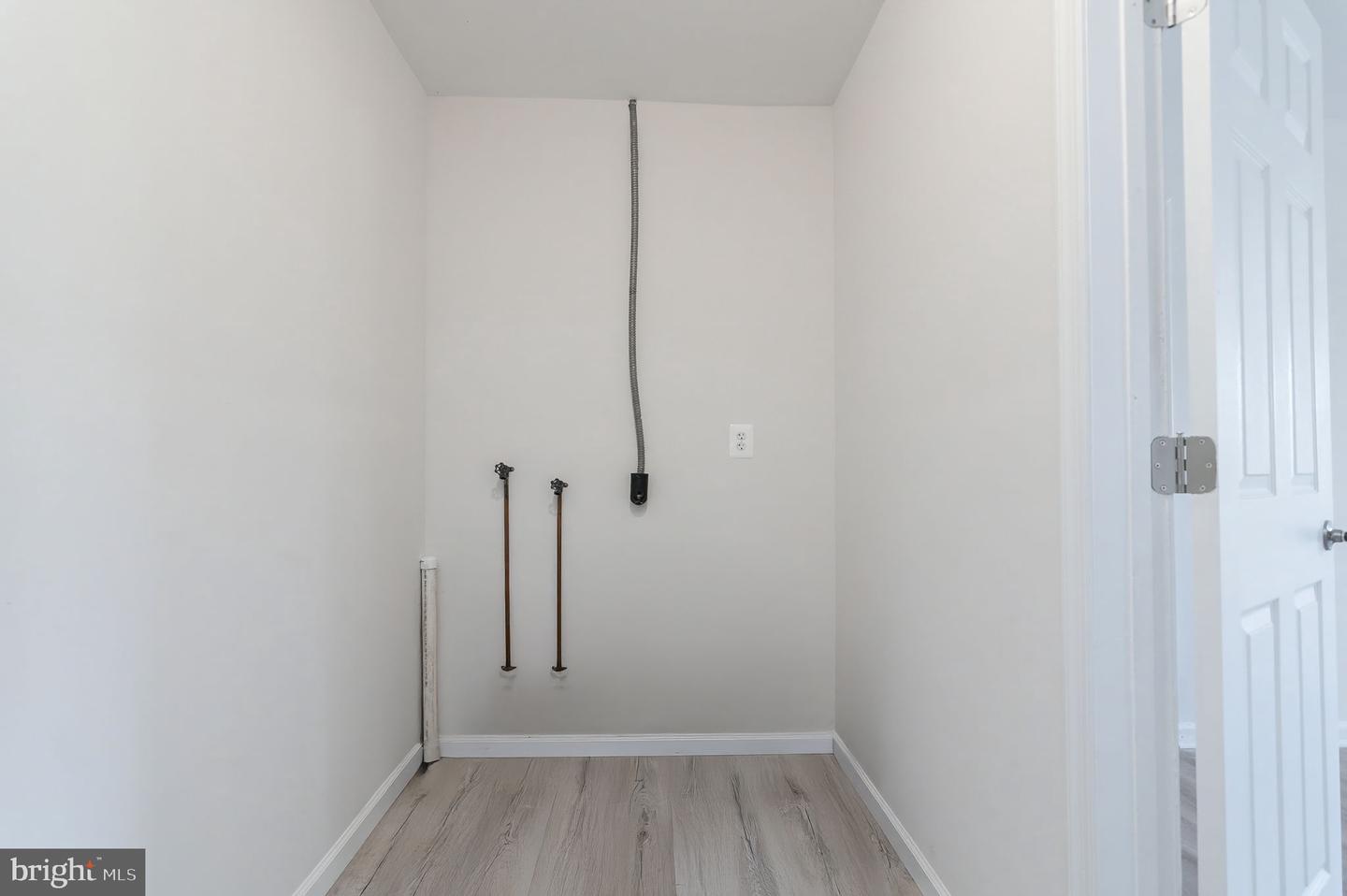 10 ROSEWOOD ST, FREDERICKSBURG, Virginia 22405, 3 Bedrooms Bedrooms, 5 Rooms Rooms,1 BathroomBathrooms,Residential,For sale,10 ROSEWOOD ST,VAST2045226 MLS # VAST2045226