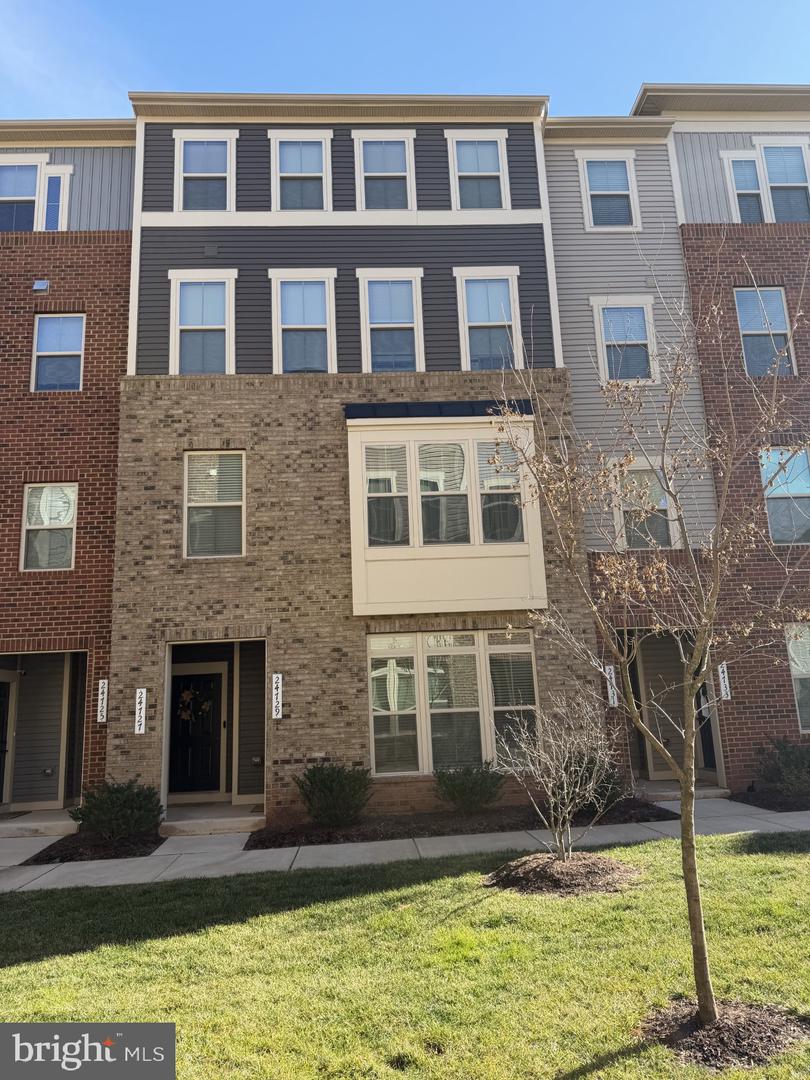 24729 MONK MEADOWS TER, STERLING, Virginia 20166, 3 Bedrooms Bedrooms, ,2 BathroomsBathrooms,Residential,For sale,24729 MONK MEADOWS TER,VALO2113892 MLS # VALO2113892