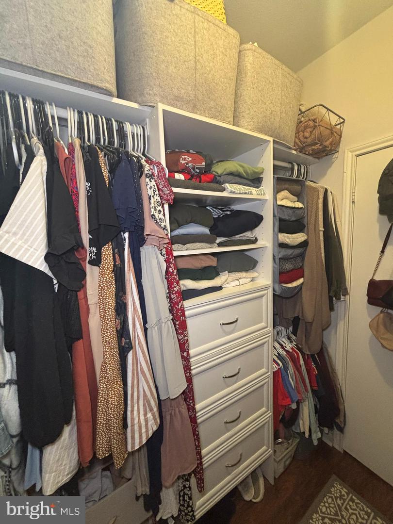 3904 PENDERVIEW DR #706, FAIRFAX, Virginia 22033, 1 Bedroom Bedrooms, ,1 BathroomBathrooms,Residential,For sale,3904 PENDERVIEW DR #706,VAFX2285560 MLS # VAFX2285560