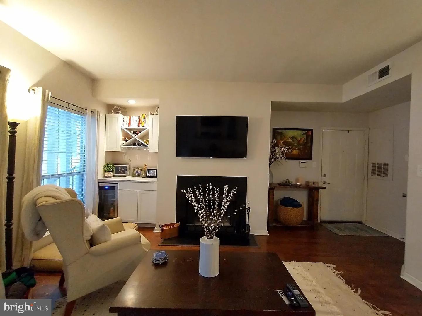 3904 PENDERVIEW DR #706, FAIRFAX, Virginia 22033, 1 Bedroom Bedrooms, ,1 BathroomBathrooms,Residential,For sale,3904 PENDERVIEW DR #706,VAFX2285560 MLS # VAFX2285560