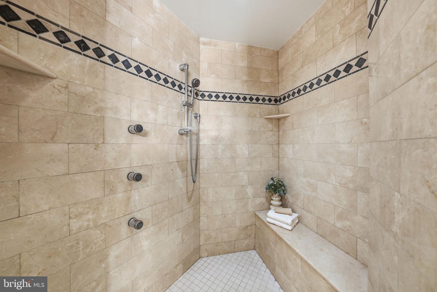 1201 N NASH ST #205, ARLINGTON, Virginia 22209, 1 Bedroom Bedrooms, ,1 BathroomBathrooms,Residential,For sale,1201 N NASH ST #205,VAAR2067718 MLS # VAAR2067718