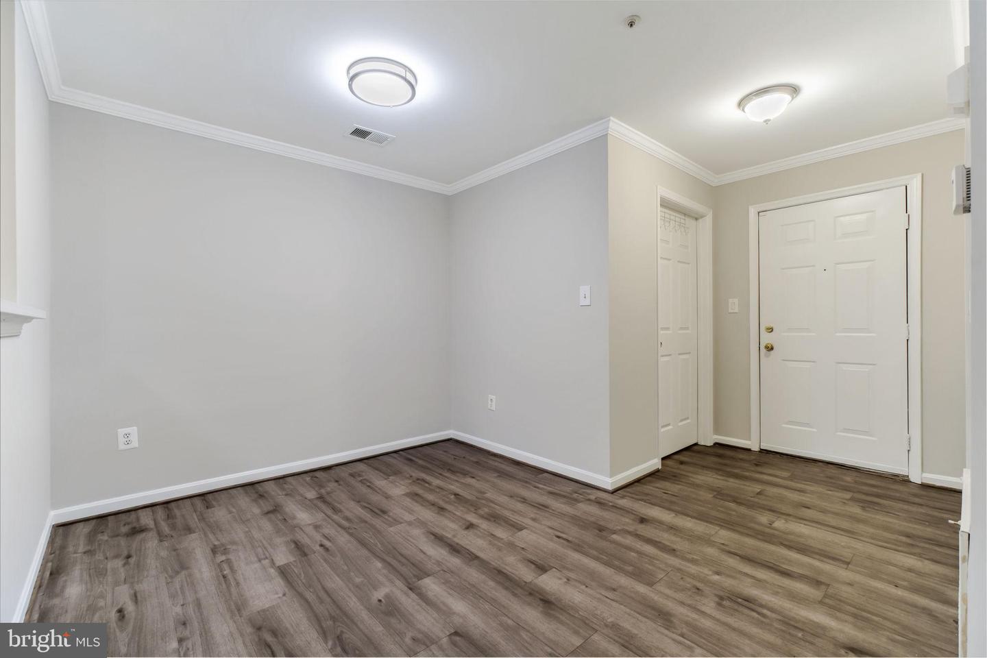 1049 GARDENVIEW LOOP #301, WOODBRIDGE, Virginia 22191, ,Residential,For sale,1049 GARDENVIEW LOOP #301,VAPW2110488 MLS # VAPW2110488