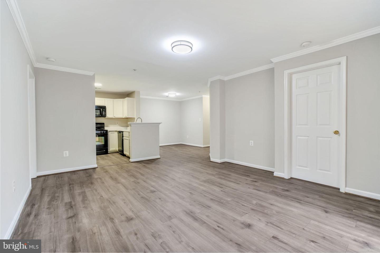 1049 GARDENVIEW LOOP #301, WOODBRIDGE, Virginia 22191, ,Residential,For sale,1049 GARDENVIEW LOOP #301,VAPW2110488 MLS # VAPW2110488