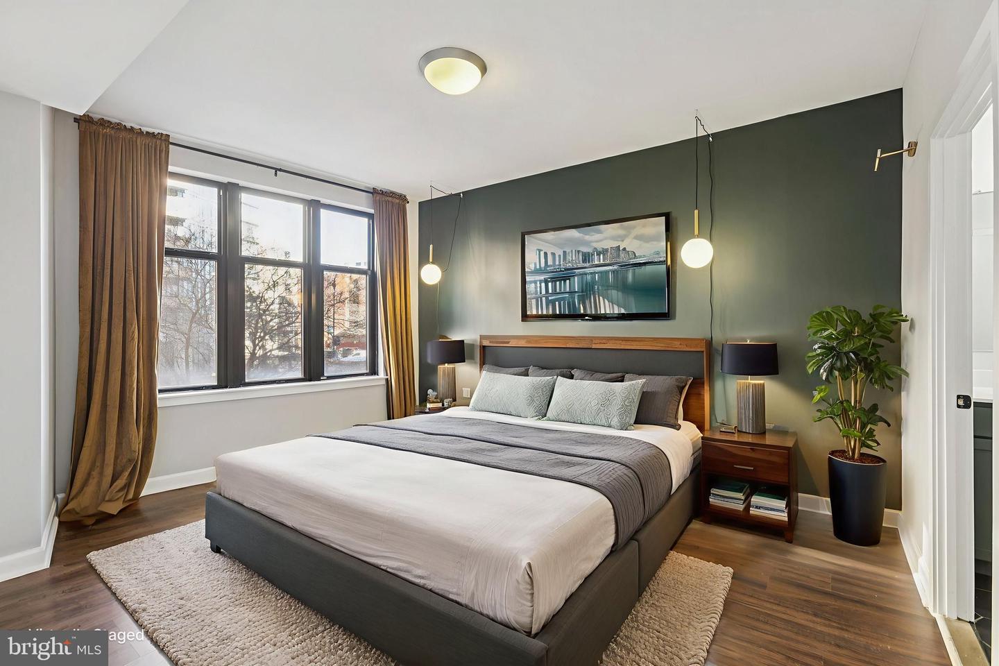 400 MASSACHUSETTS AVE NW #215, WASHINGTON, District Of Columbia 20001, 2 Bedrooms Bedrooms, ,2 BathroomsBathrooms,Residential,For sale,400 MASSACHUSETTS AVE NW #215,DCDC2241254 MLS # DCDC2241254