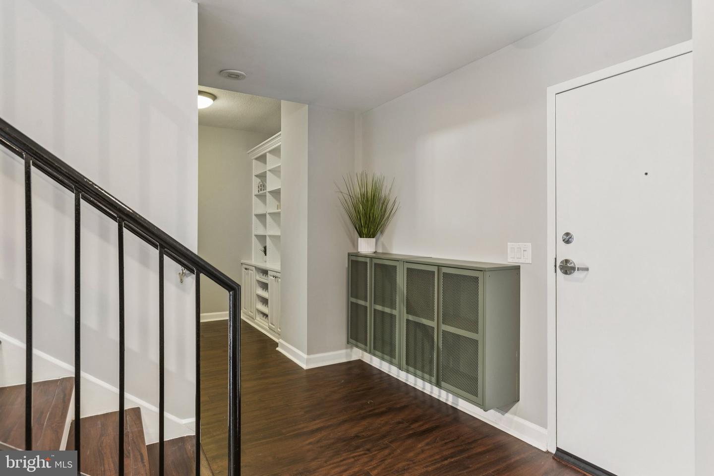 400 MASSACHUSETTS AVE NW #215, WASHINGTON, District Of Columbia 20001, 2 Bedrooms Bedrooms, ,2 BathroomsBathrooms,Residential,For sale,400 MASSACHUSETTS AVE NW #215,DCDC2241254 MLS # DCDC2241254